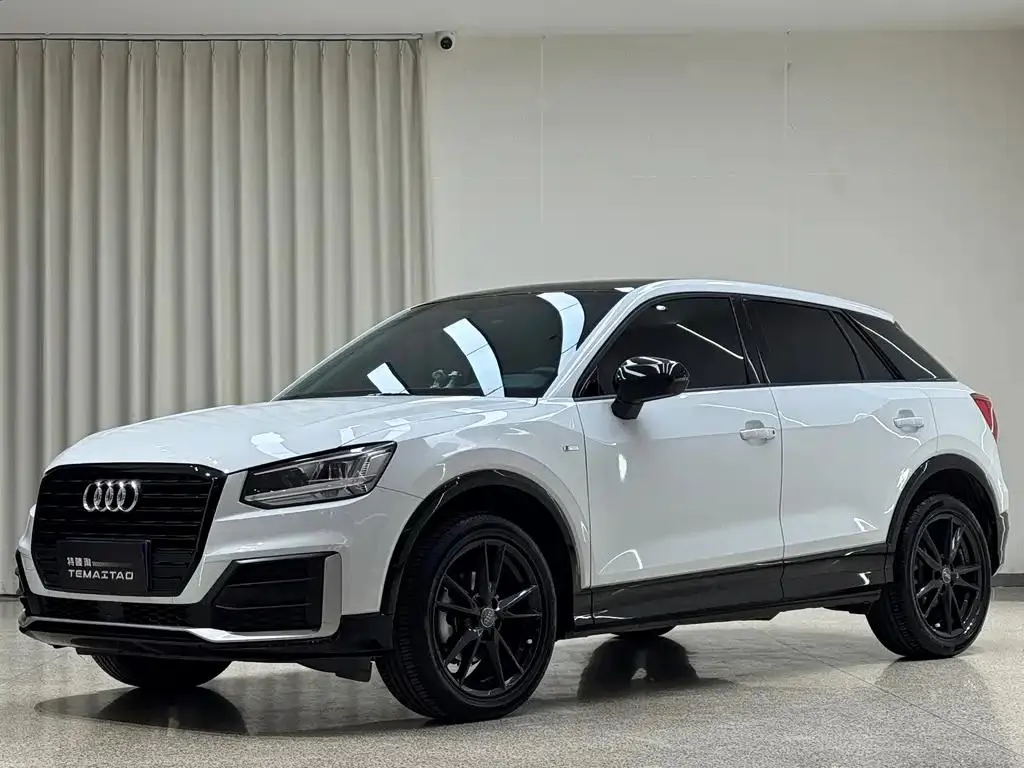 Audi Q2L Q2L 2020 35 TFSI Stylish and Elegant — photo 1