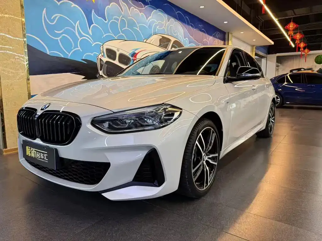 BMW 1 Series 1 Series 2023 125i M Sport Night Edition — photo 1