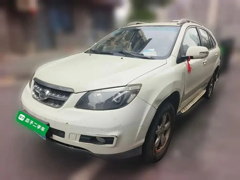 BYD S6 S6 2013 Jinyue Edition 2.0L Manual Luxury 5 Seaters — photo 1