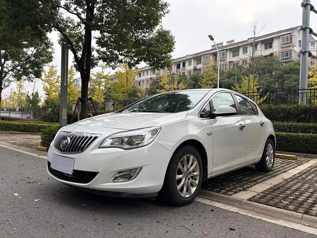 Buick Excelle GT 2014 Excelle XT 1.6L Automatic Fashion Edition — photo 1