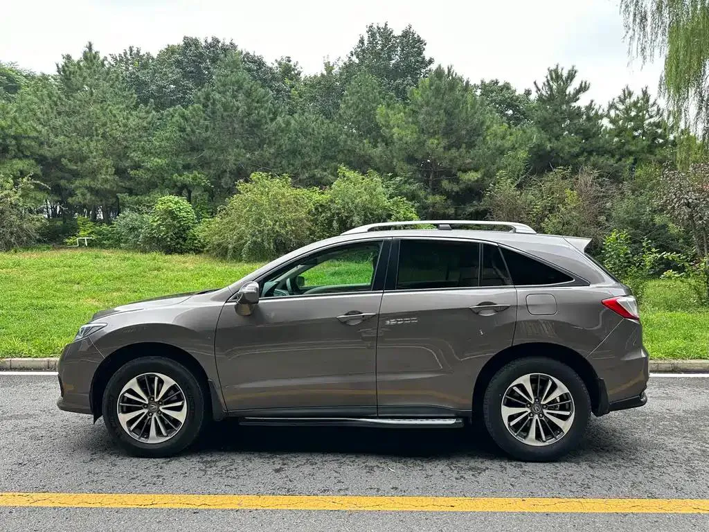 Acura RDX RDX (Imported) 2016 3.0L 4WD Premium Edition — عرض الصورة 3