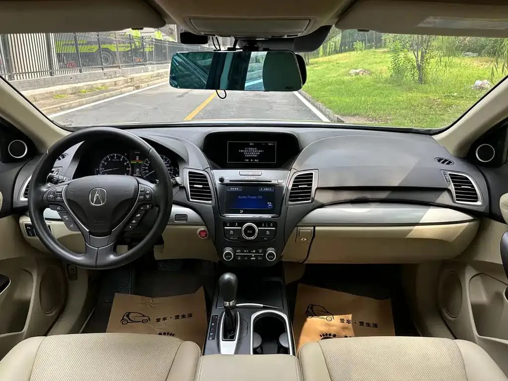 Acura RDX RDX (Imported) 2016 3.0L 4WD Premium Edition — عرض الصورة 4