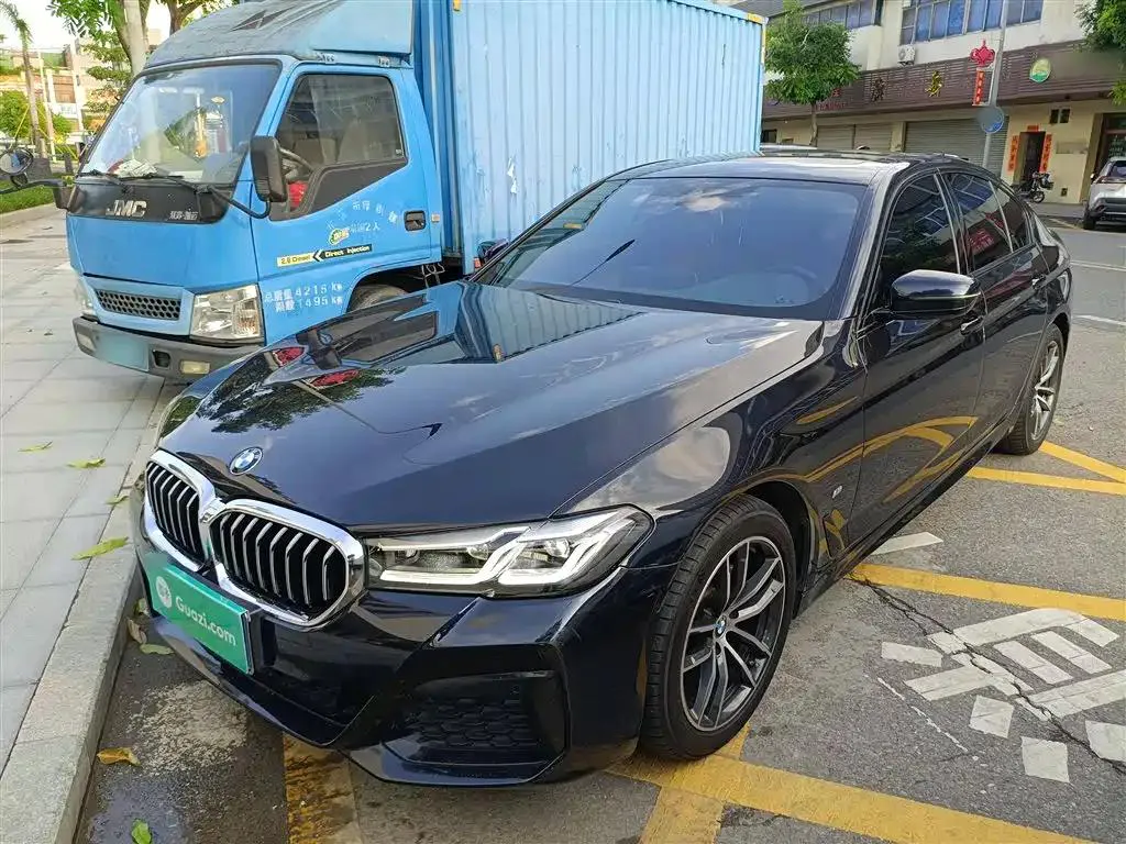 BMW 5 Series 5 Series (Imported) 2021 525i M Sport Package — photo 1