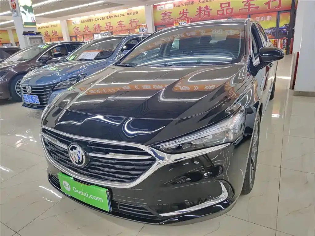 Buick Buick LaCrosse — أسود
