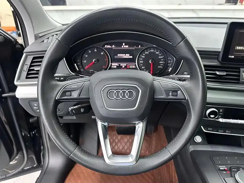 Audi Q5L Q5L 2020 facelift 40 TFSI Rongxiang Progressive Edition — عرض الصورة 5