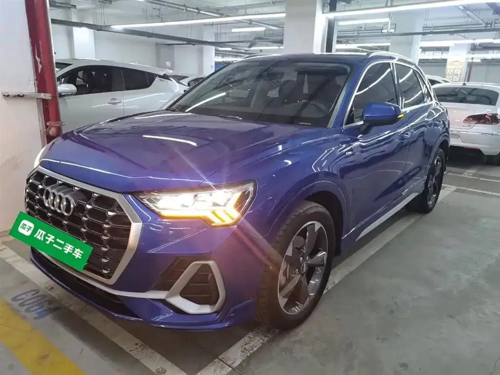 Audi Audi Q3 — Blue