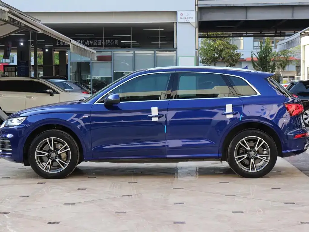 Audi Q5L Q5L 2018 45 TFSI Exclusive Fashion National V — عرض الصورة 4