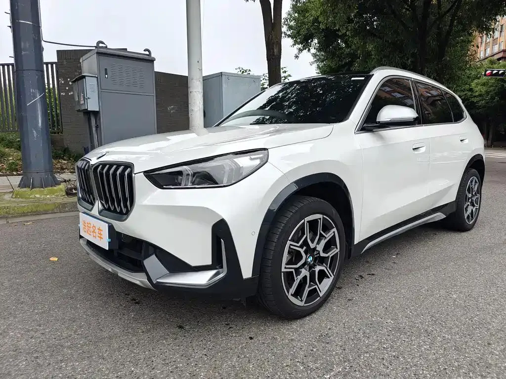 BMW BMW X1 — White