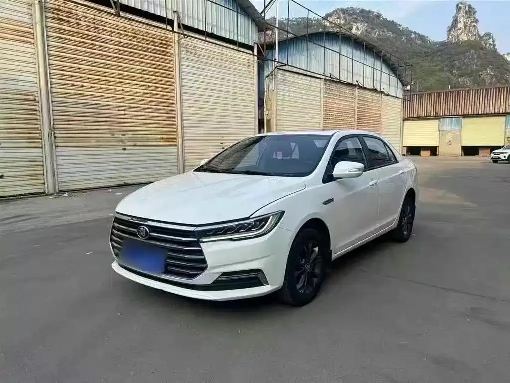 BYD BYD Qin — Белый