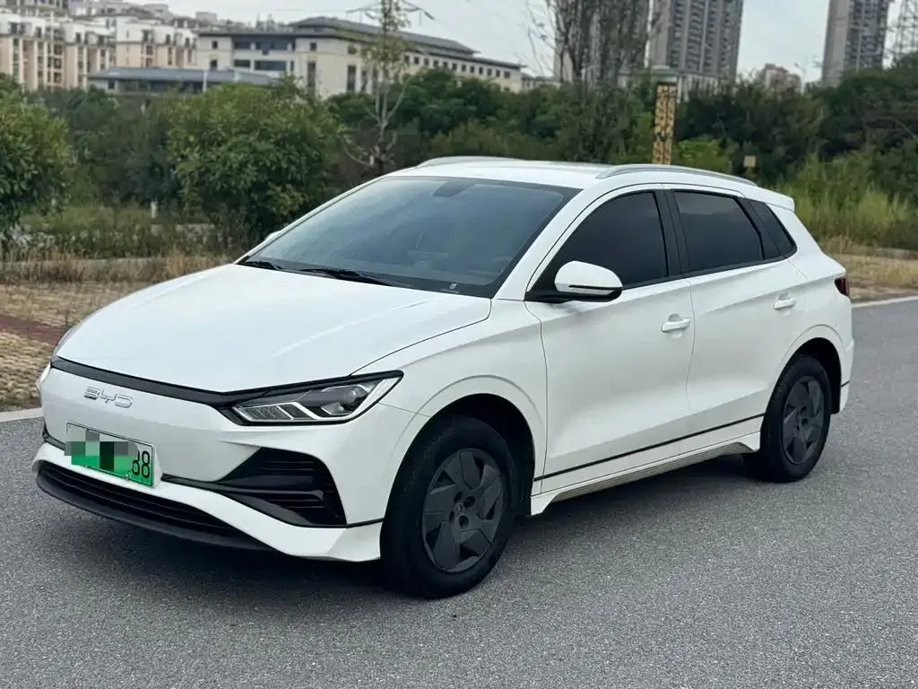 BYD e2 e2 2023 Travel Edition — photo 1