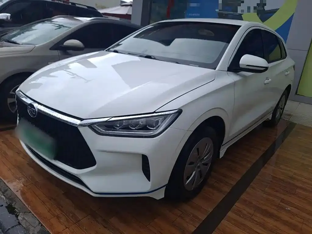 BYD BYD e2 — أبيض