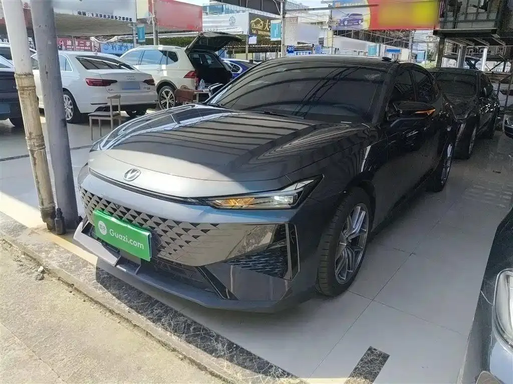 Changan UNI-V UNI-V 2024 1.5T Premium Edition — photo 1