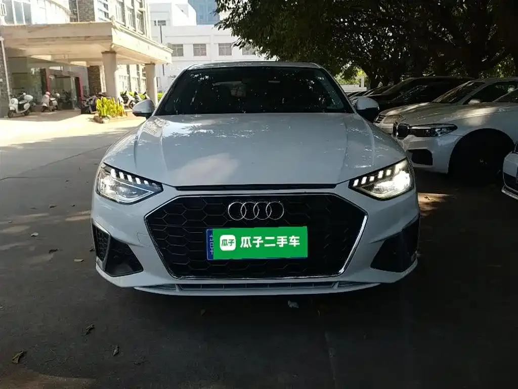 Audi A4L A4L 2020 40 TFSI Luxury Dynamic Edition — Voir la photo 3