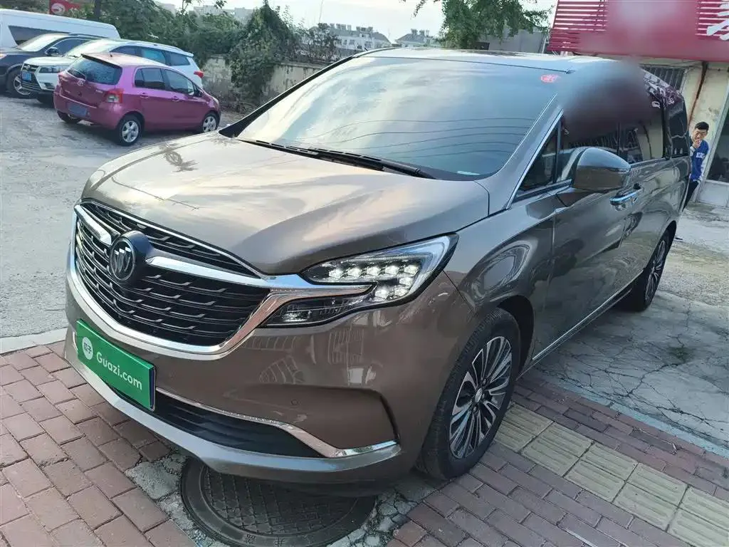 Buick Buick GL8 — Champagne