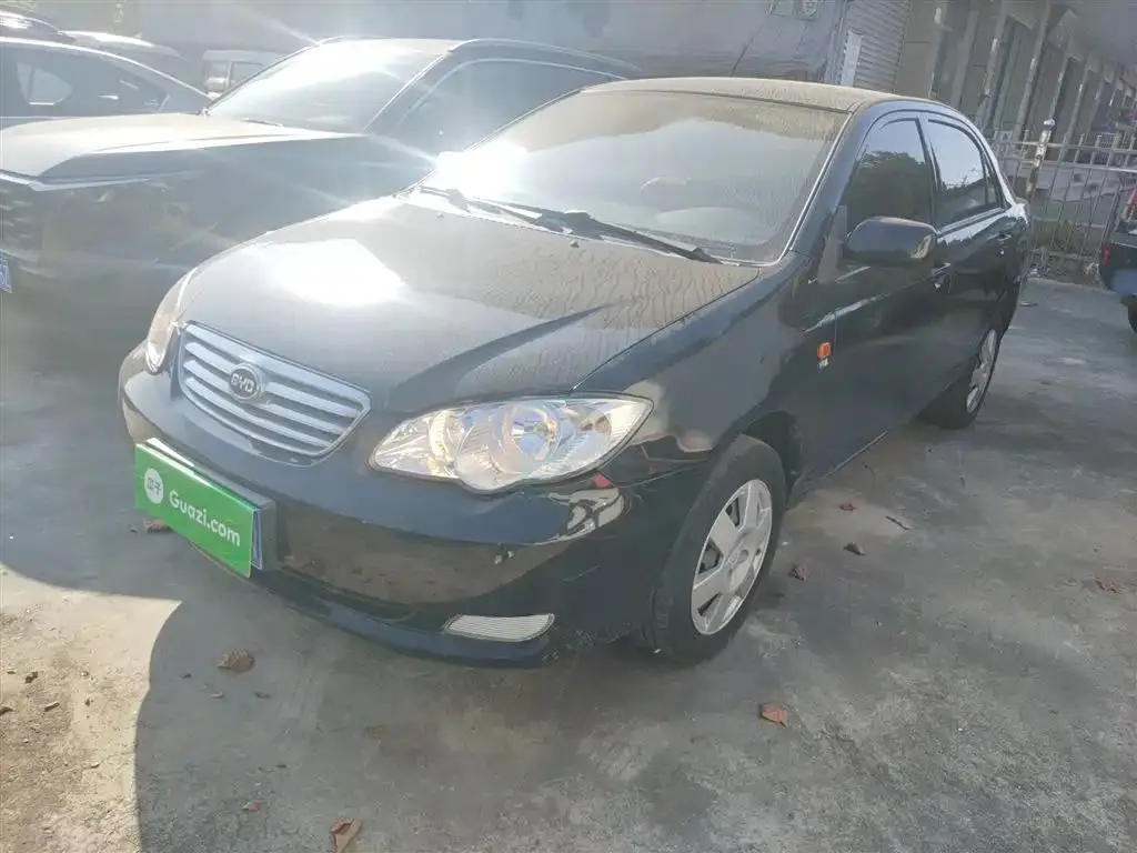 BYD BYD F3 — Noir