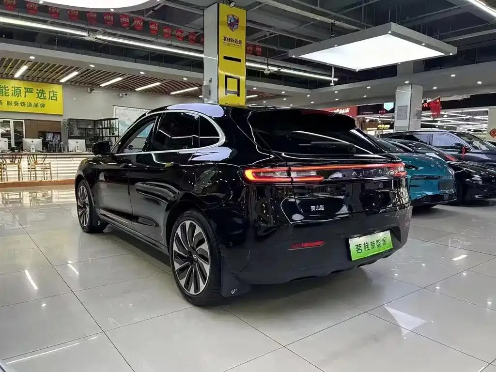 AITO M5 M5 2022 Extended Range 4WD Ultimate Edition — Voir la photo 3