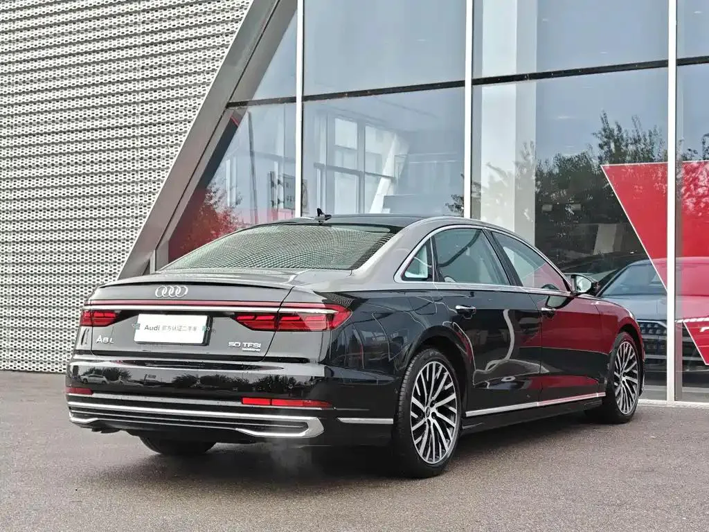 Audi A8 A8 2024 A8L 50 TFSI quattro Premium Edition — عرض الصورة 5