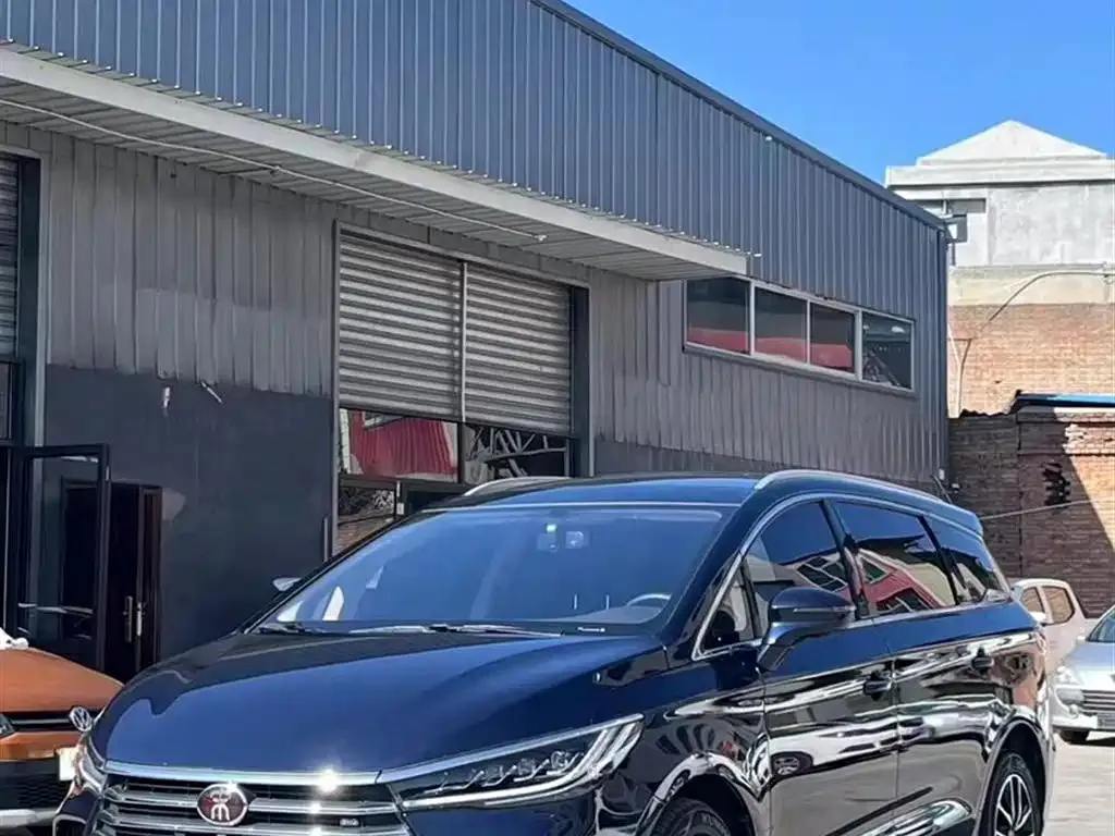 BYD Song MAX Song MAX 2018 1.5T Automatic Intelligent Link Elite 6 Seaters — photo 1