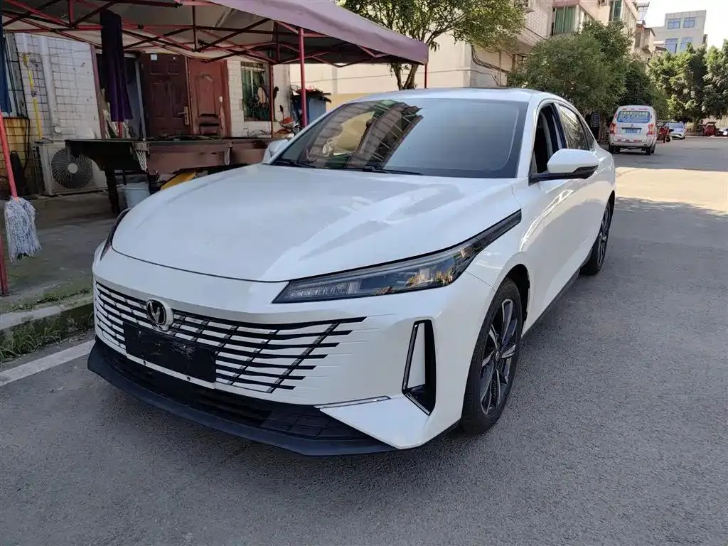 Changan Eado Eado 2024 1.5T GDI Automatic Premium Edition — photo 1