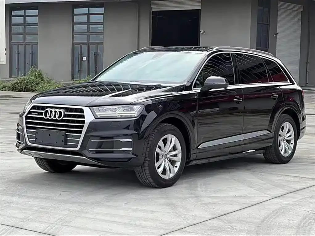 Audi Audi Q7 — Black