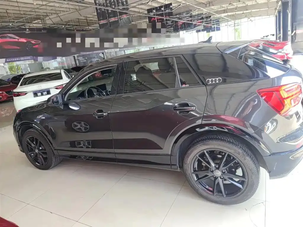 Audi Q2L Q2L 2018 35 TFSI Launch Exclusive Edition National V — Voir la photo 5