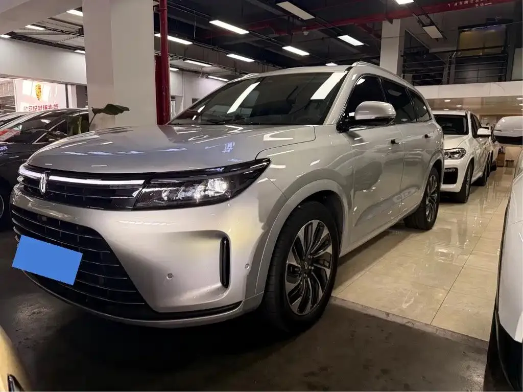 AITO AITO M7 — Argenté / Gris
