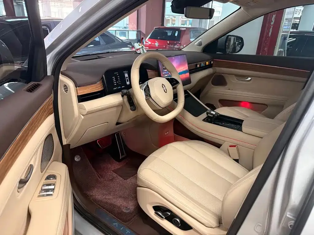 AITO M7 QM7 2024 1.5T RWD Plus Edition 5 Seaters — Voir la photo 4