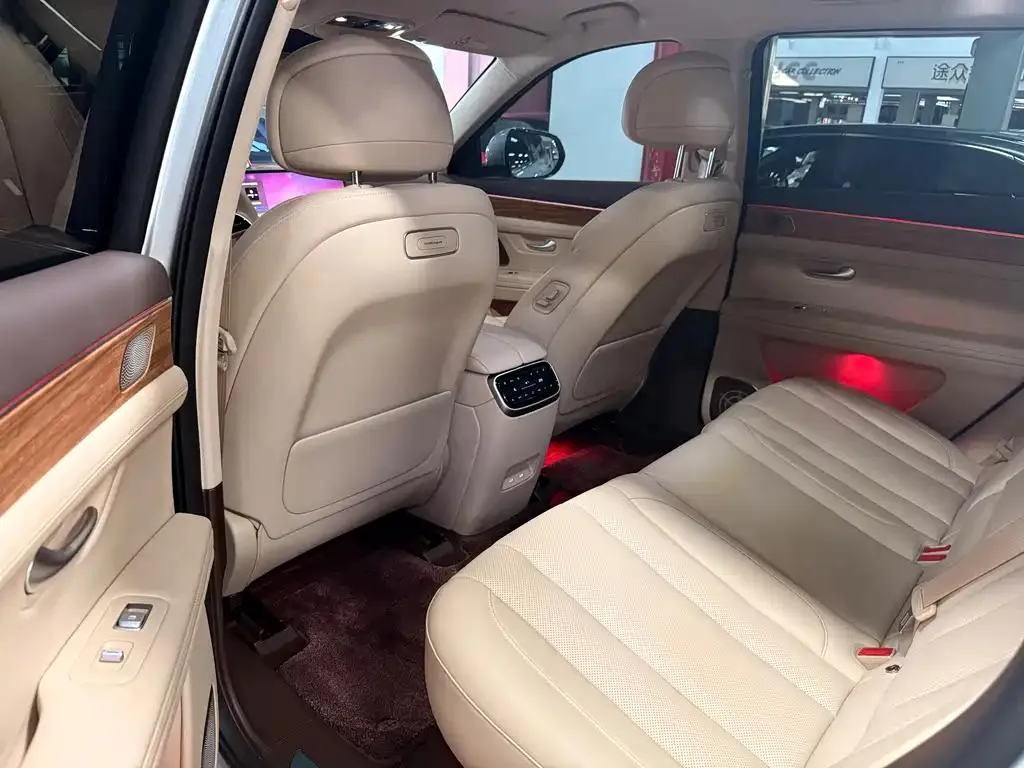 AITO M7 QM7 2024 1.5T RWD Plus Edition 5 Seaters — Voir la photo 5