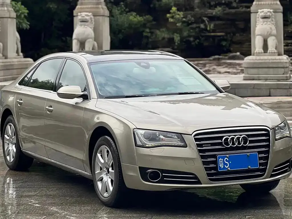 Audi A8 A8 2011 A8L 3.0 TFSI quattro luxury model (213kW) — photo 1
