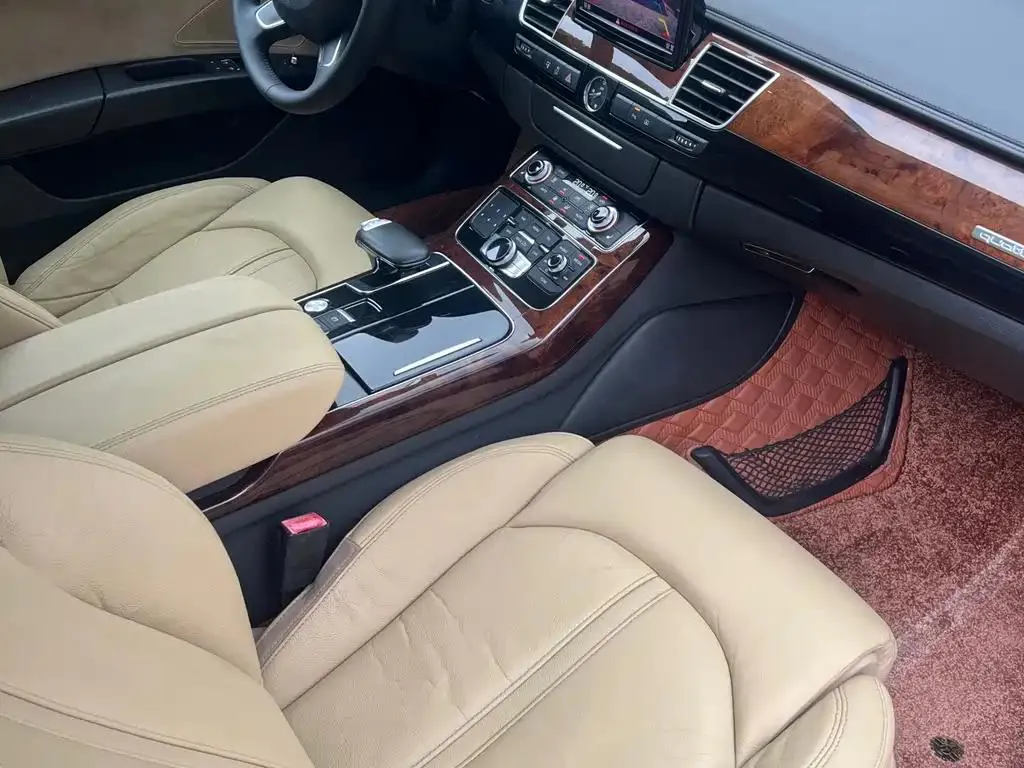 Audi A8 A8 2011 A8L 3.0 TFSI quattro luxury model (213kW) — Voir la photo 4
