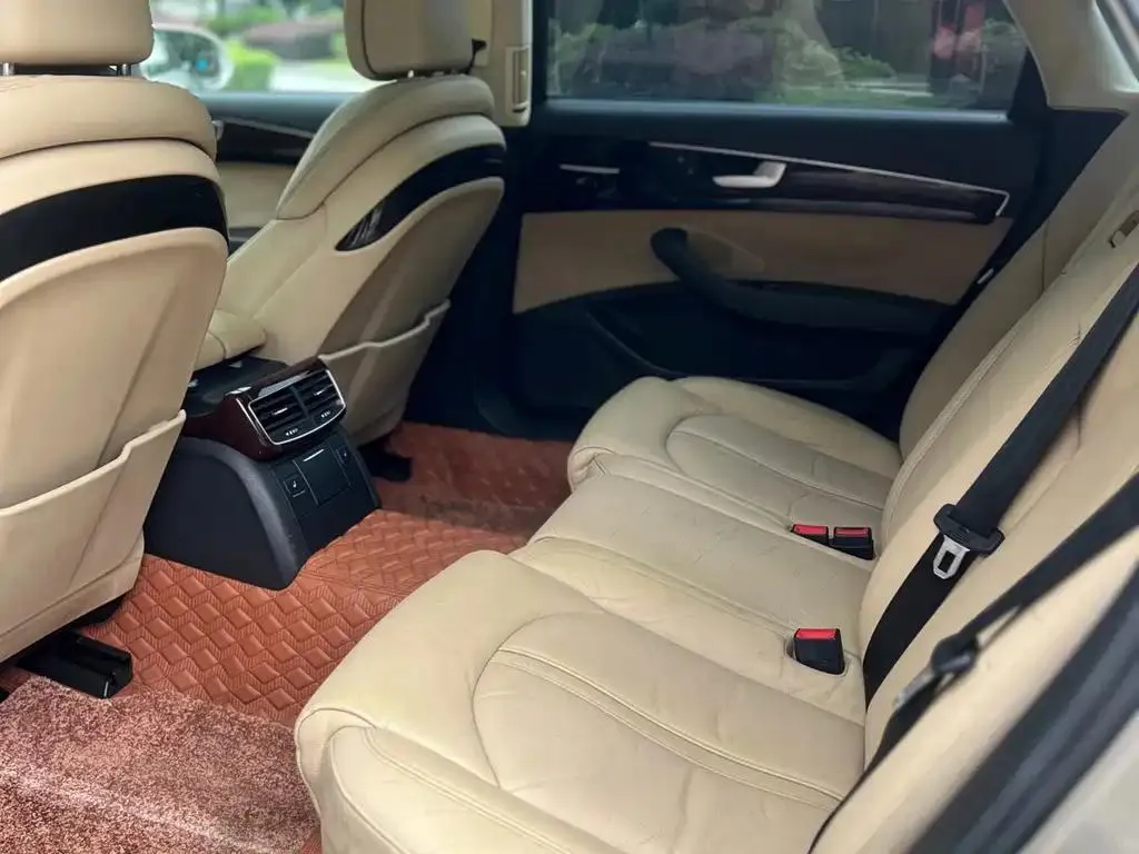 Audi A8 A8 2011 A8L 3.0 TFSI quattro luxury model (213kW) — Voir la photo 5
