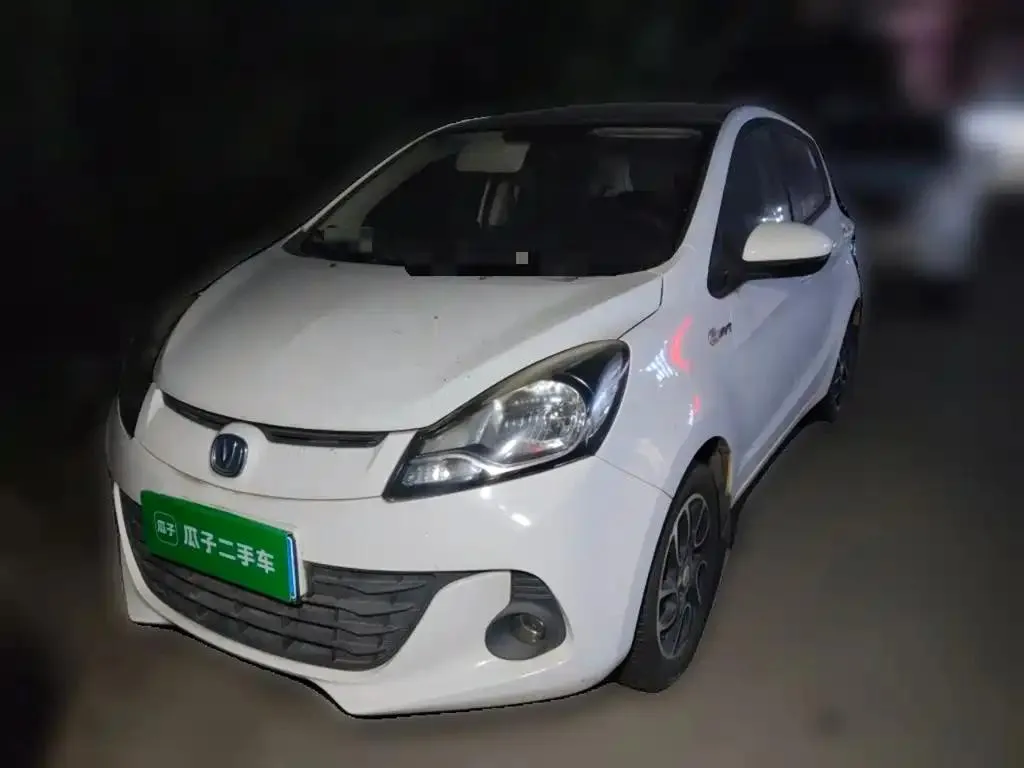 Changan Changan Benben — أبيض