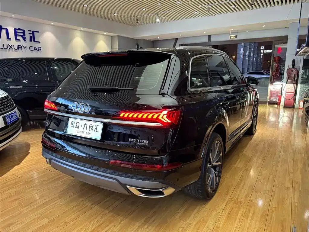 Audi Q7 Q7 2023 55 TFSI quattro S line sports model — Ver foto 6