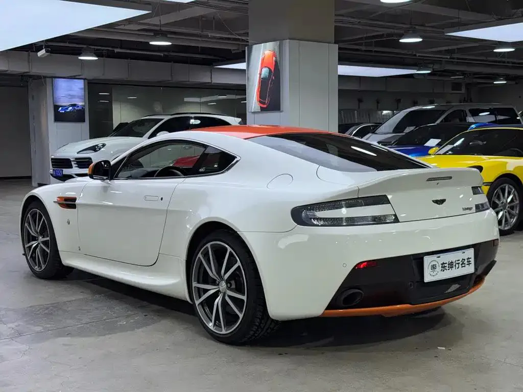 Aston Martin V8 V8 Vantage 2016 4.7L Coupe — View photo 4