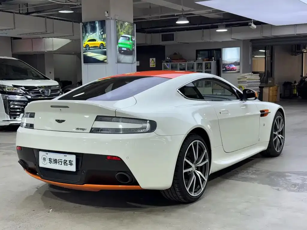 Aston Martin V8 V8 Vantage 2016 4.7L Coupe — View photo 6