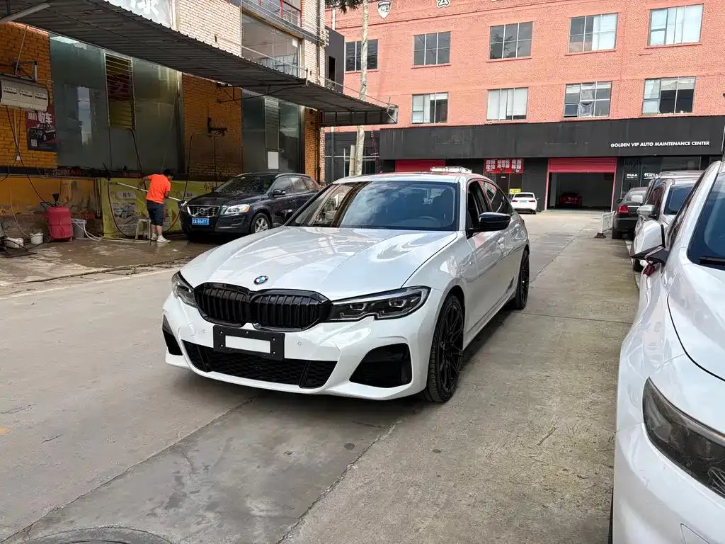 BMW BMW 3 Series — White