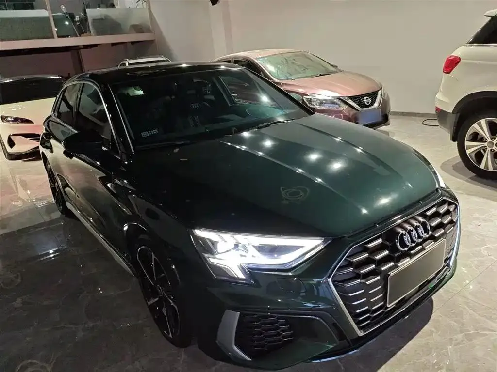 Audi A3 A3 2024 Sportback 35 TFSI Stylish Sports Model — Voir la photo 4
