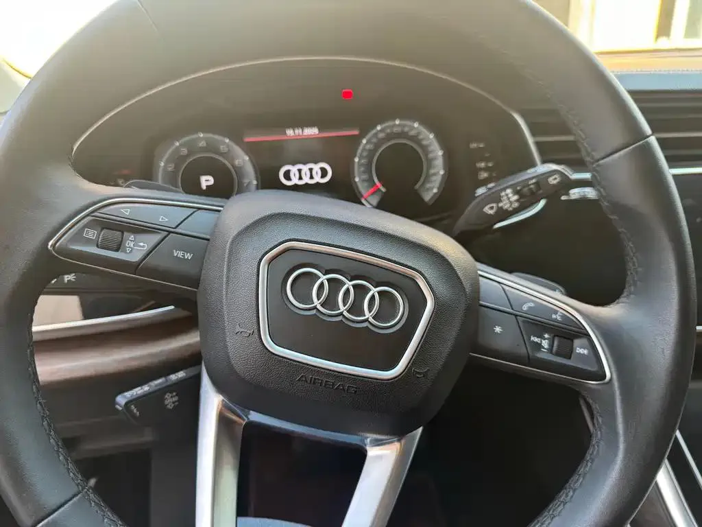 Audi Q7 Q7 2023 45 TFSI quattro S line sports model — View photo 5