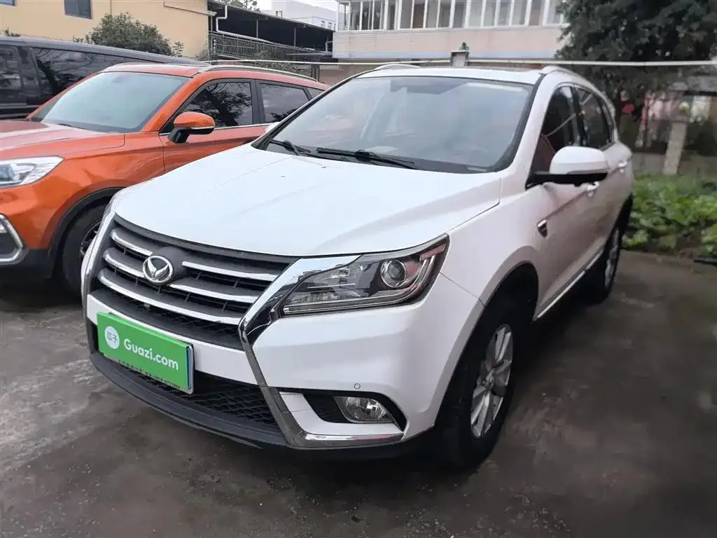 BAIC Huansu S6 Huansu S6 2016 1.5T CVT Premium Edition — photo 1