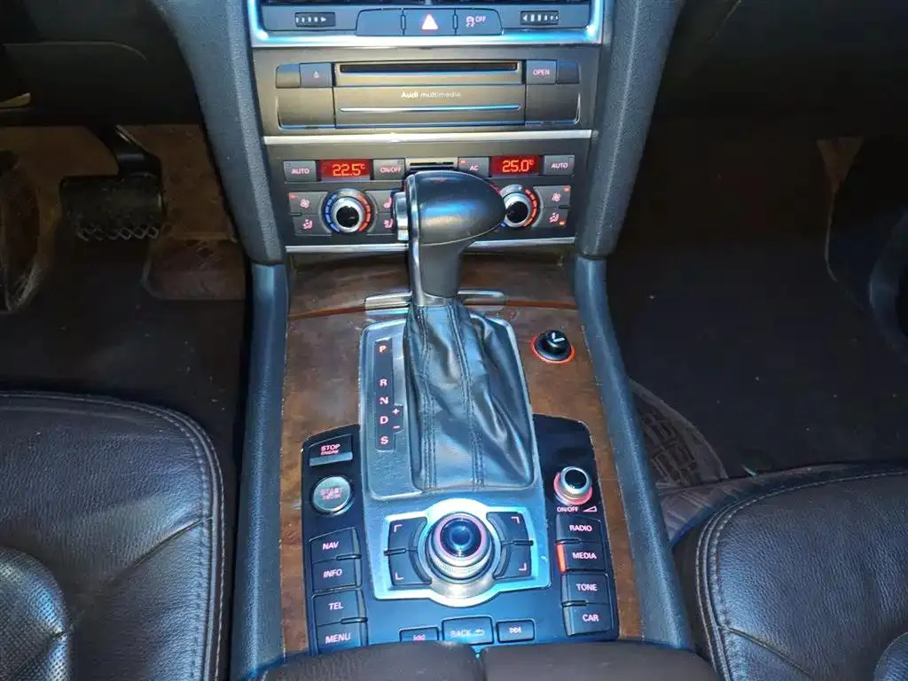 Audi Q7 Q7 2012 3.0 TFSI Technology Edition (200kW) — Voir la photo 6