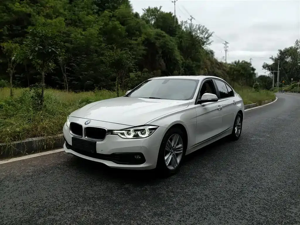 BMW 3 Series 3 Series 2016 320i Fashion Edition — photo 1