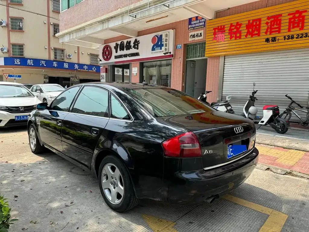 Audi A6 A6 2004 1.8L Manual Basic Model — Voir la photo 4