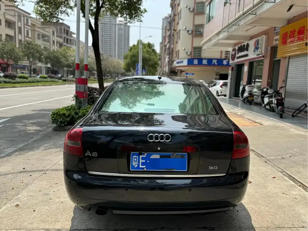 Audi A6 A6 2004 1.8L Manual Basic Model — Voir la photo 5