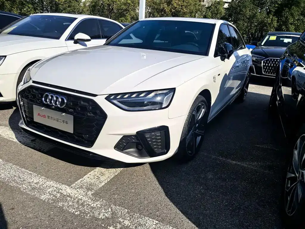 Audi Audi A4L — White