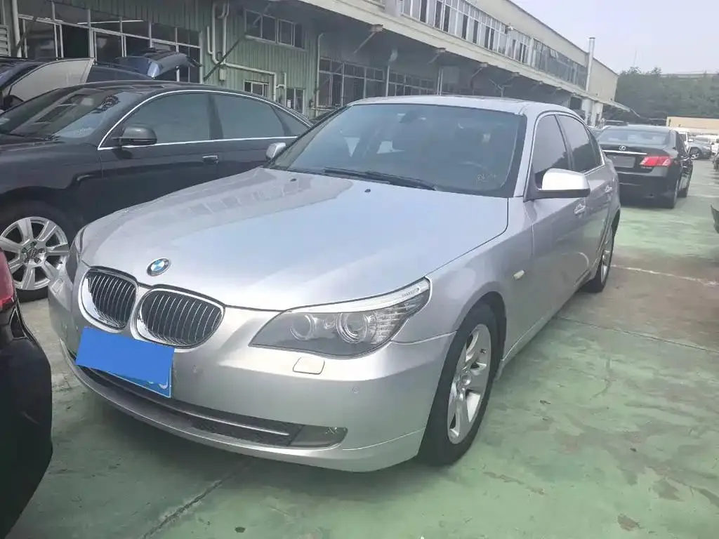 BMW 5 Series 5 Series 2009 523Li Standard Model — photo 1