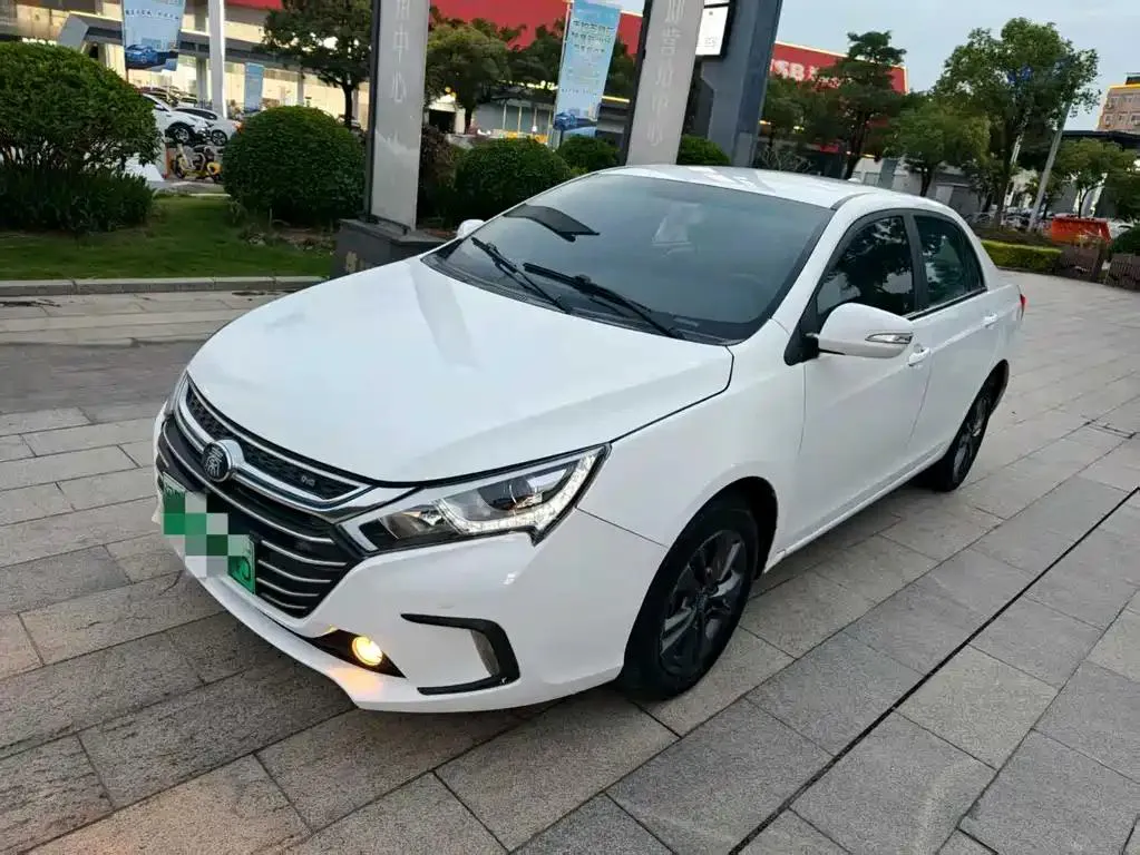 BYD BYD Qin EV — White