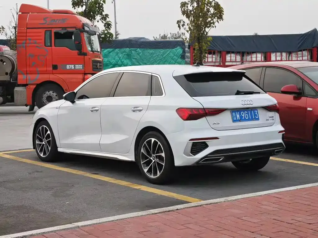 Audi A3 A3 2023 Sportback 35 TFSI Progressive Elegance — Voir la photo 2