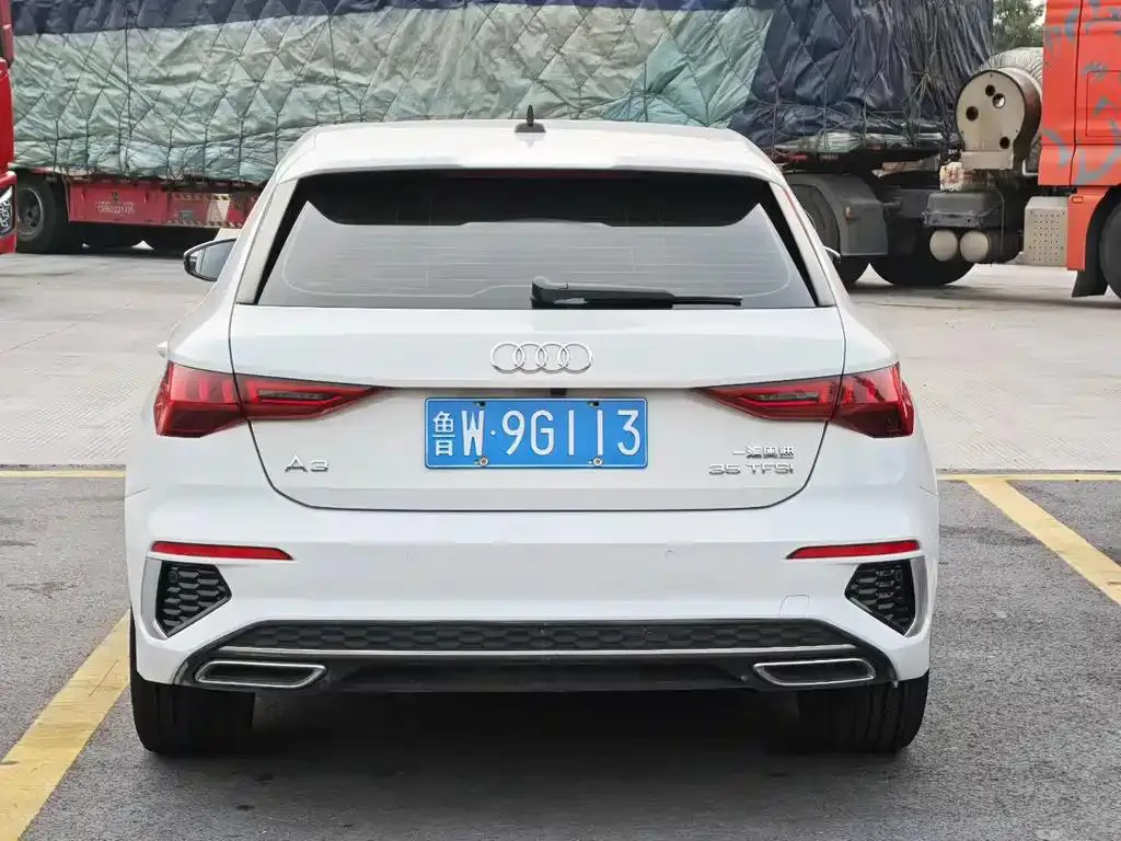 Audi A3 A3 2023 Sportback 35 TFSI Progressive Elegance — Voir la photo 3