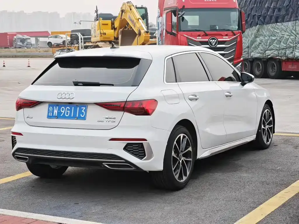 Audi A3 A3 2023 Sportback 35 TFSI Progressive Elegance — Voir la photo 4