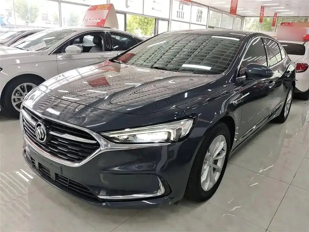 Buick Buick LaCrosse — فضي / رمادي